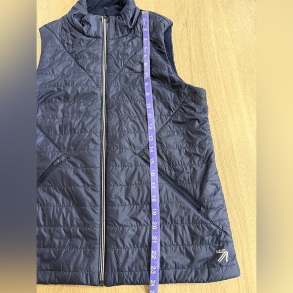 New Balance® for J.Crew vest Medium Navy Blue Warm Layer Running Hiking Camp - Picture 9 of 11